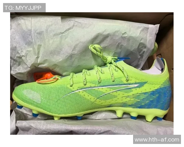 提升踢球技巧的秘密武器脚趾上翘足球鞋带你领略全新运动体验